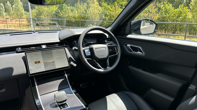 Land Rover Range Rover Velar 3.0 D300 MHEV Belgravia Edition 5dr Auto Diesel Estate - Image 41